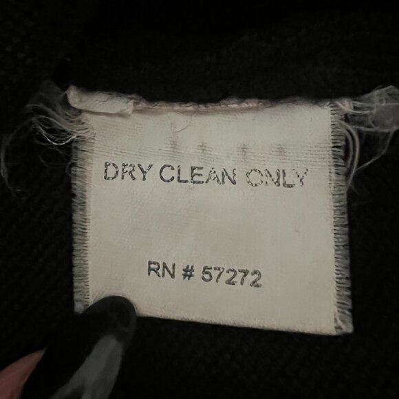 $98 VINTAGE Y2K Perry Ellis Men’s V-Neck Sweater Black Knit Medium - Picture 6 of 6